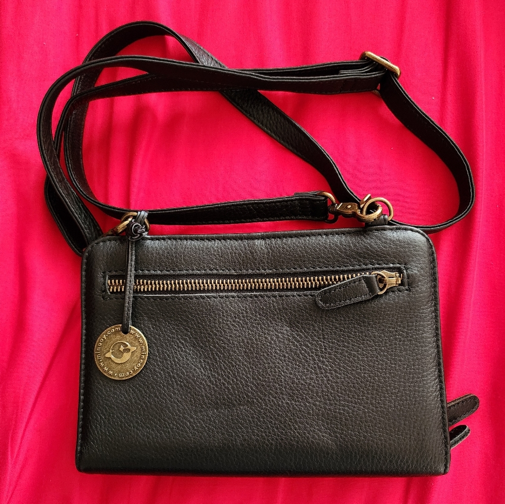 Minooy Leather Crossbody Bag